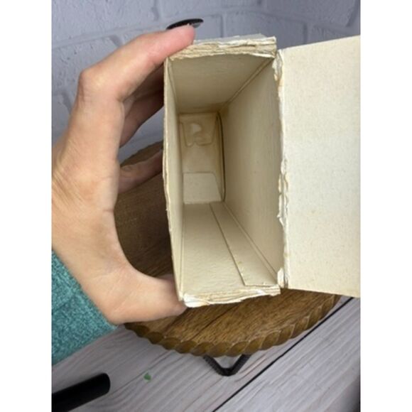 Vintage Avon Vintage Persian Pitcher Bird of Paradise Foaming Bath Oil 6 Fl Oz. - Picture 8 of 13